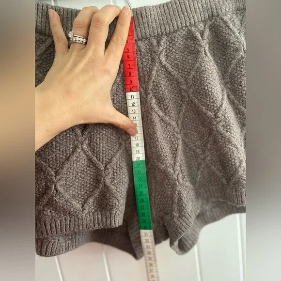 Old Navy High-Waisted Diamond Stitch Cable-Knit set,  Taupe, size S&M - Picture 14 of 14